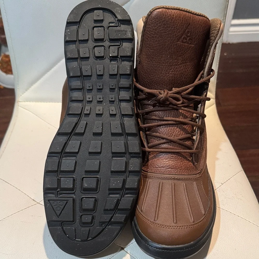 Nike Men's Brown Leather Snow Boots